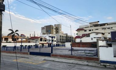 Terreno en Alquiler 1243m² - Esquinero - AV. Francisco de Orellana