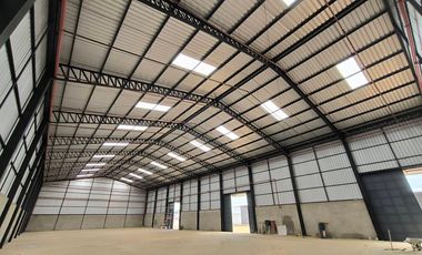 Venta bodega industrial 900m2 Samborondón, Vía al PAN.