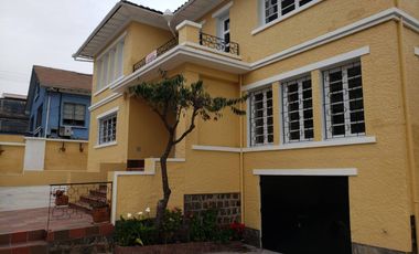 Casa en Alquiler en el Sector La Floresta.