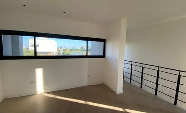 Casa en venta/Alquiler vista a laguna. Barrio el Canton, Norte.
