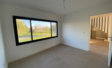 Casa en venta/Alquiler vista a laguna. Barrio el Canton, Norte.