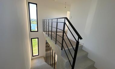 Casa en venta/Alquiler vista a laguna. Barrio el Canton, Norte.