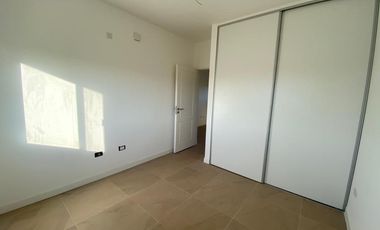 Casa en venta/Alquiler vista a laguna. Barrio el Canton, Norte.