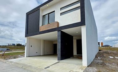 Casa en Venta en PUNTO LOMAS, con Cuarto de servicio