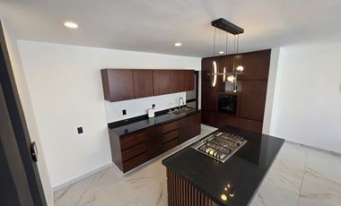 Casa en Venta en PUNTO LOMAS, con Cuarto de servicio