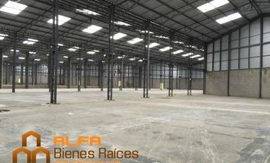 Se alquila bodega 2550m2 - Norte de Quito - En Complejo