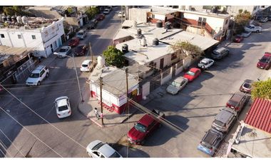En Venta Casa ideal para negocio sobre la 4 de Marzo EN ESQUINA!!!!!!!