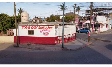 En Venta Casa ideal para negocio sobre la 4 de Marzo EN ESQUINA!!!!!!!