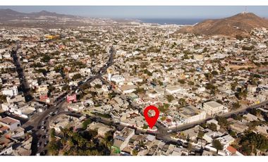 En Venta Casa ideal para negocio sobre la 4 de Marzo EN ESQUINA!!!!!!!