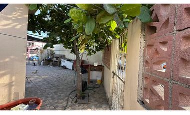 En Venta Casa ideal para negocio sobre la 4 de Marzo EN ESQUINA!!!!!!!