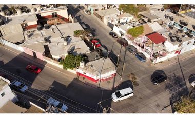 En Venta Casa ideal para negocio sobre la 4 de Marzo EN ESQUINA!!!!!!!