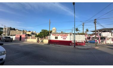 En Venta Casa ideal para negocio sobre la 4 de Marzo EN ESQUINA!!!!!!!