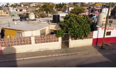En Venta Casa ideal para negocio sobre la 4 de Marzo EN ESQUINA!!!!!!!