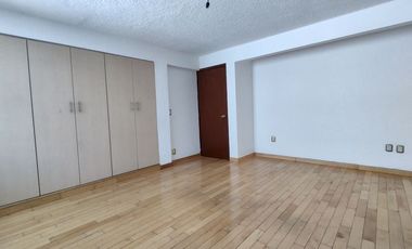 Amplia residencia en RENTA, colonia Ciudad de los Niños, Zapopan.
