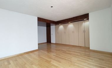 Amplia residencia en RENTA, colonia Ciudad de los Niños, Zapopan.