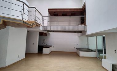 Amplia residencia en RENTA, colonia Ciudad de los Niños, Zapopan.