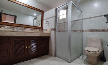 Amplia residencia en RENTA, colonia Ciudad de los Niños, Zapopan.