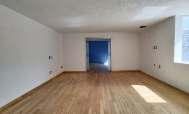 Amplia residencia en RENTA, colonia Ciudad de los Niños, Zapopan.