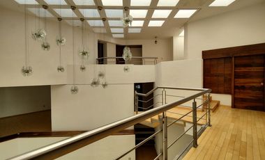 Amplia residencia en RENTA, colonia Ciudad de los Niños, Zapopan.
