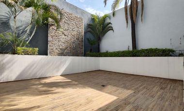 Amplia residencia en RENTA, colonia Ciudad de los Niños, Zapopan.