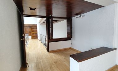Amplia residencia en RENTA, colonia Ciudad de los Niños, Zapopan.