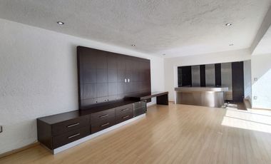 Amplia residencia en RENTA, colonia Ciudad de los Niños, Zapopan.