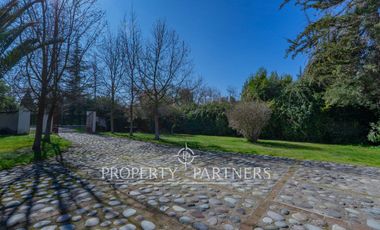 ARRIENDO COMERCIAL- para oficina Gran casa en parcela Lonquen Norte con tremenda ubicación, cerca de todo lo que necesites