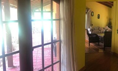 Comercial para oficina Gran casa en parcela Lonquen Norte con tremenda ubicación, cerca de todo lo que necesites