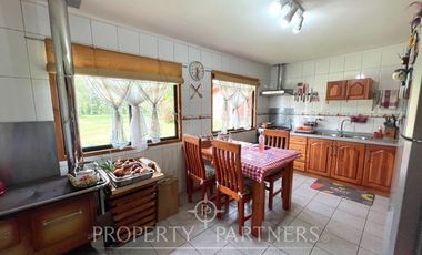 Linda Casa con cabañas a minutos del centro de Villarrica