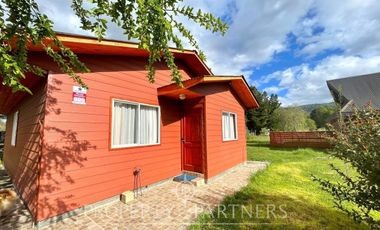 Linda Casa con cabañas a minutos del centro de Villarrica