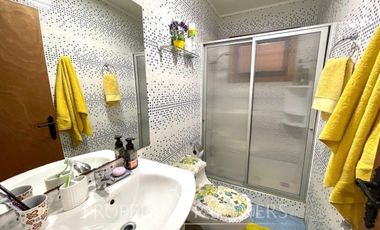 Linda Casa con cabañas a minutos del centro de Villarrica