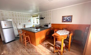 Linda Casa con cabañas a minutos del centro de Villarrica