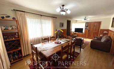 Linda Casa con cabañas a minutos del centro de Villarrica