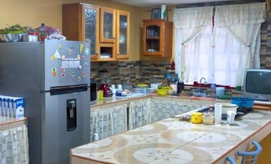 Casa con Locales Comerciales en Venta