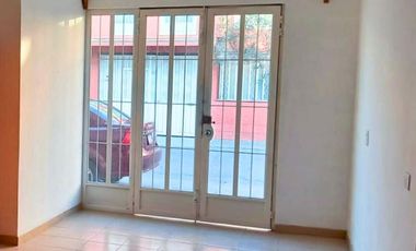 Casa con Locales Comerciales en Venta