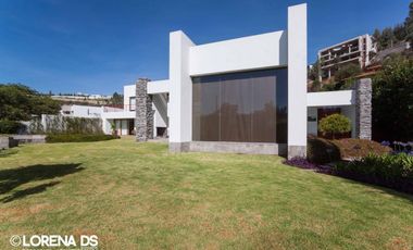 Venta Espectacular Casa de 5 dormitorios en Urbanización Pillagua. Sector Santa Ines. Cumbayá. JS