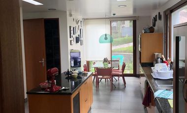 Venta Espectacular Casa de 5 dormitorios en Urbanización Pillagua. Sector Santa Ines. Cumbayá. JS