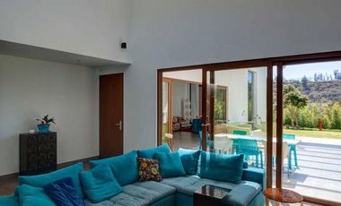 Venta Espectacular Casa de 5 dormitorios en Urbanización Pillagua. Sector Santa Ines. Cumbayá. JS