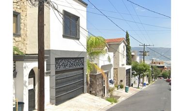 Casa en Remate en Las Cumbres,  FG-98