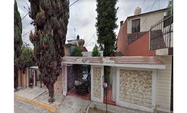 Casa en Remate en Los Pirules, FG-655