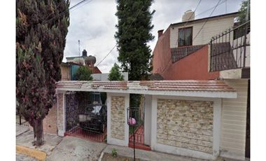 Casa en Remate en Los Pirules, FG-655