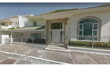 Casa en Remate en Boca Del Rio, FG-1823