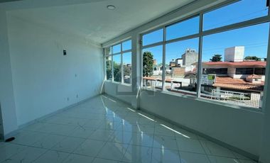 Local comercial en renta de 40 m2 en Av. Morelos, Centro de Metepec.
