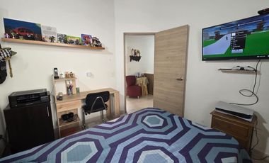 En venta casa de 2 pisos en Jardines de los Alcázares, Sabaneta