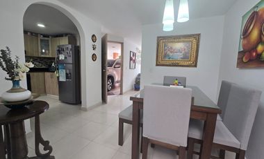 En venta casa de 2 pisos en Jardines de los Alcázares, Sabaneta