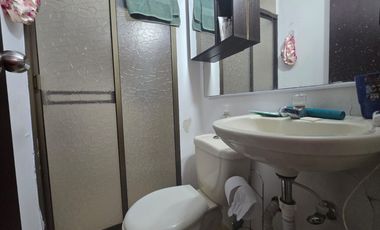 En venta casa de 2 pisos en Jardines de los Alcázares, Sabaneta