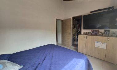 En venta casa de 2 pisos en Jardines de los Alcázares, Sabaneta