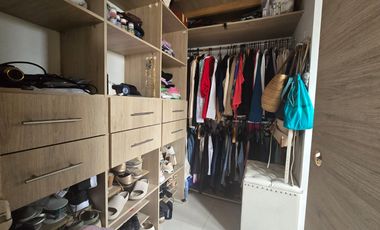 En venta casa de 2 pisos en Jardines de los Alcázares, Sabaneta
