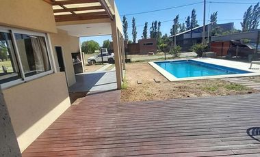 VENTA | Casa 3 dorm.   pileta | Barrio El Molino, Roldán