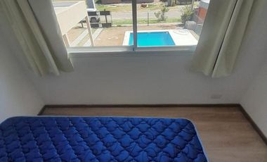VENTA | Casa 3 dorm.   pileta | Barrio El Molino, Roldán